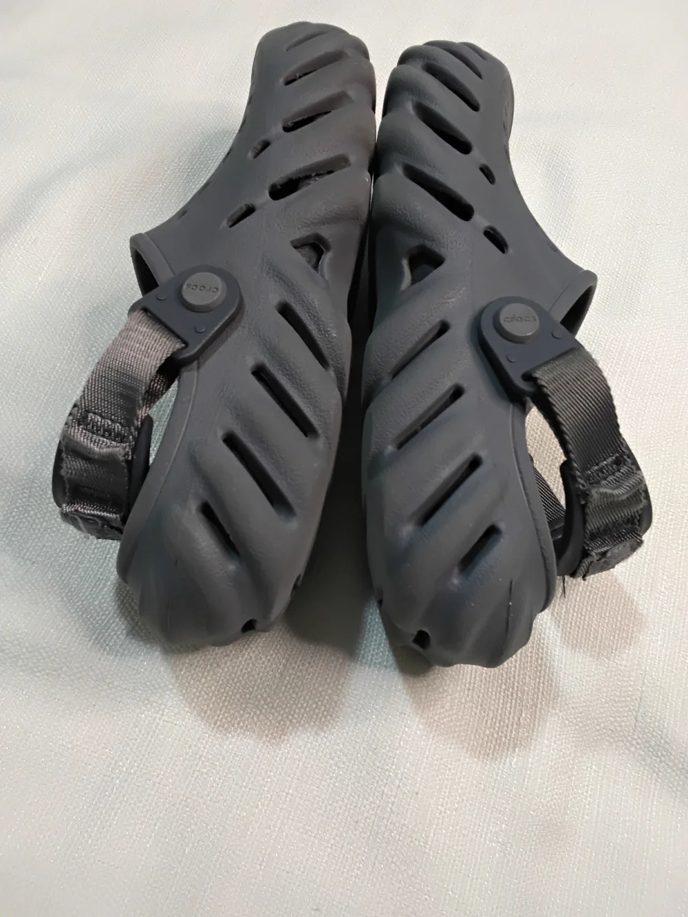 CROCS Echo Kids Classic Clog in Charcoal Sz J-6 Womens-8 Mules.